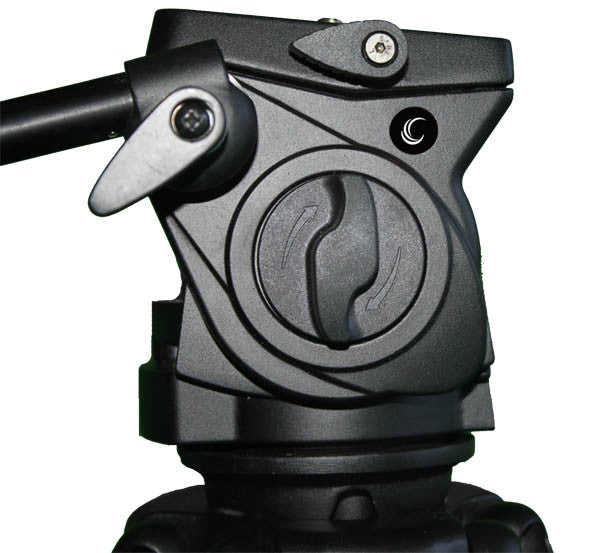 CobraCrane 501 Aluminum Tripod w/ fluid head